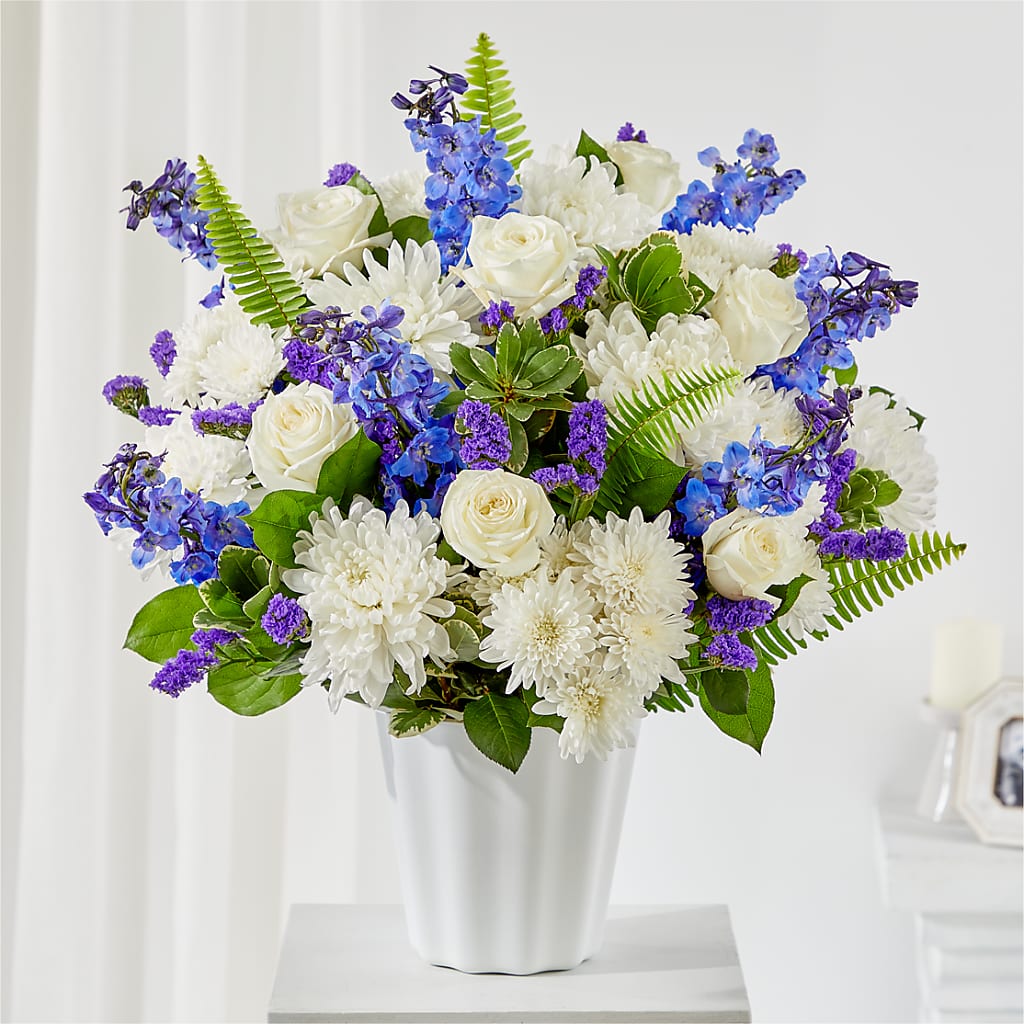 Hold Dear Tabletop Basket – Greater Derby Flower Shop, Derby KS