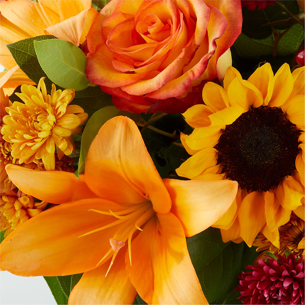 Grateful Centerpiece –  Greater Derby Flower Shop, Derby KS